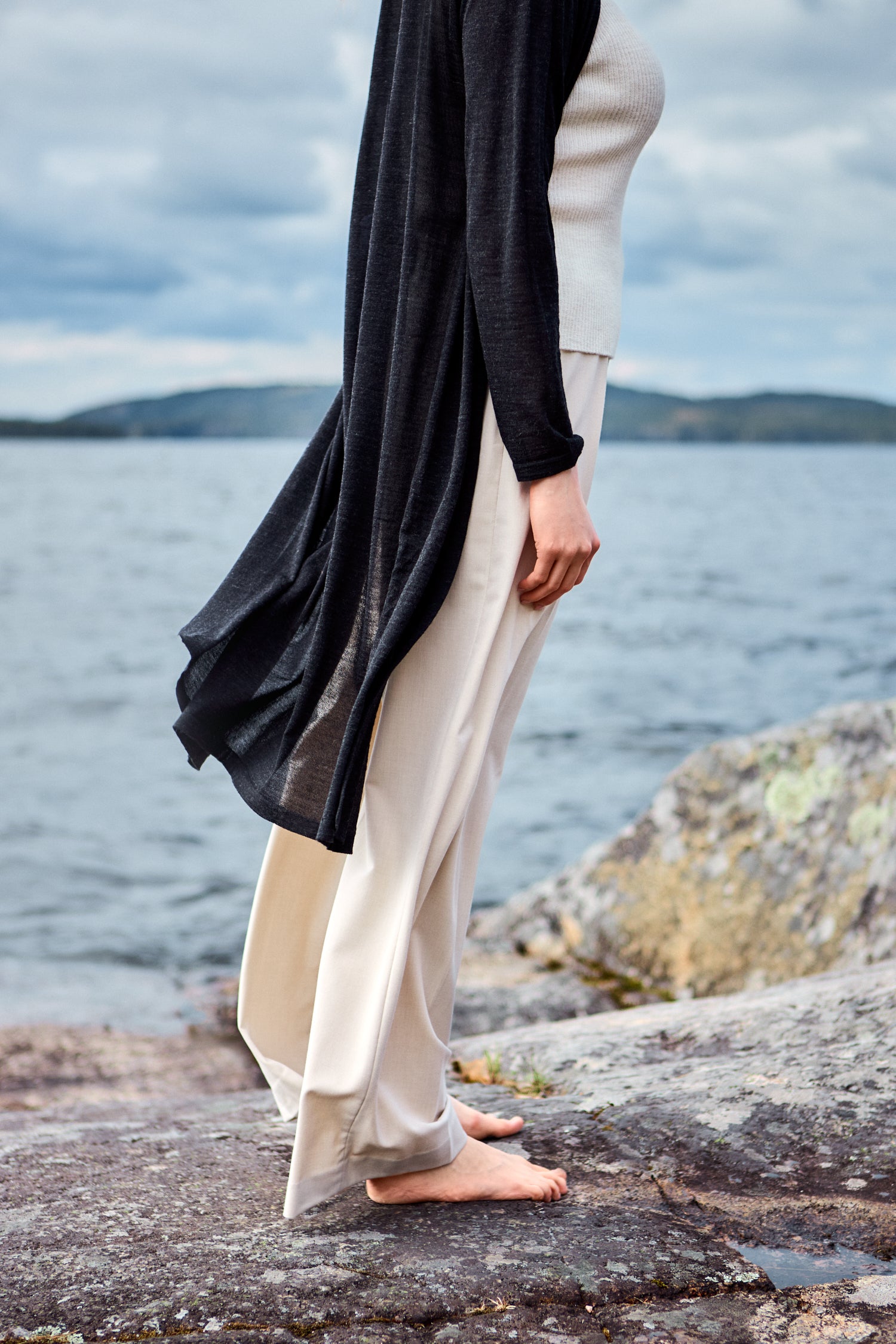 Swan Cardigan Graphite