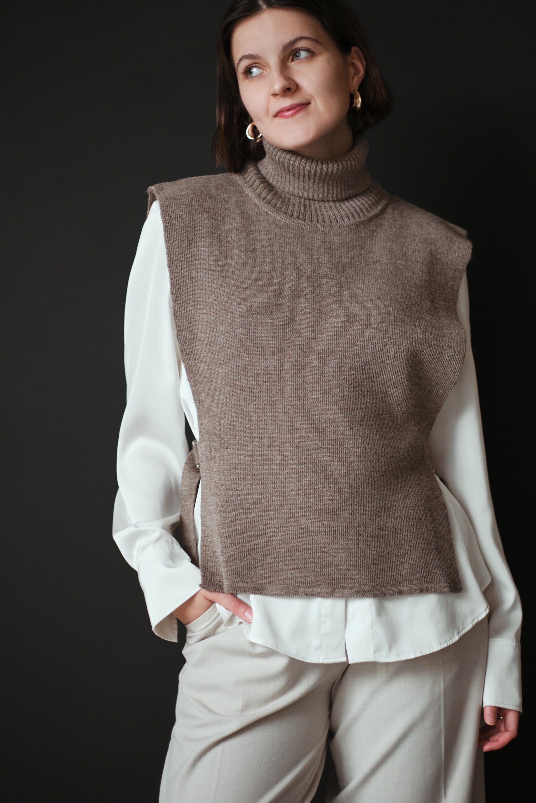 Solace Vest Dark Greige