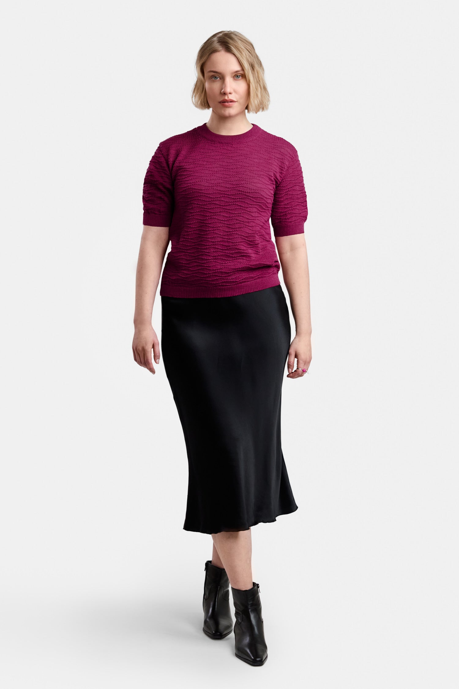 PEBBLE t-shirt, rhubarb