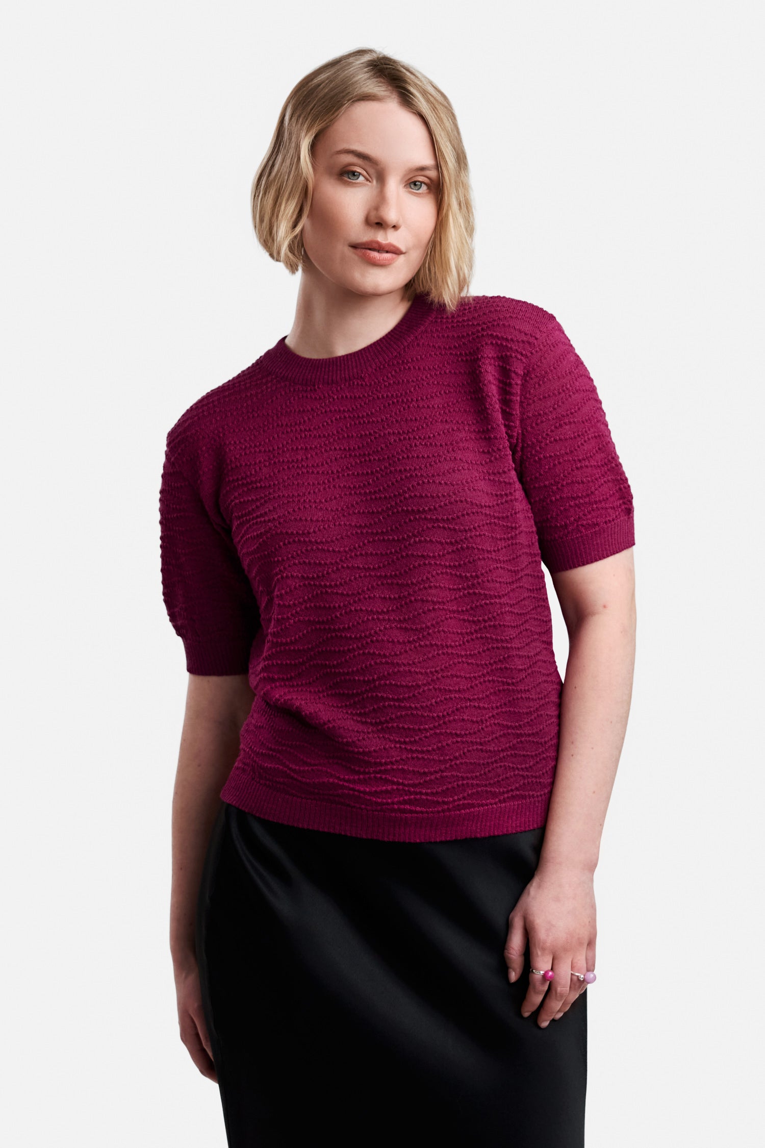 PEBBLE t-shirt, rhubarb