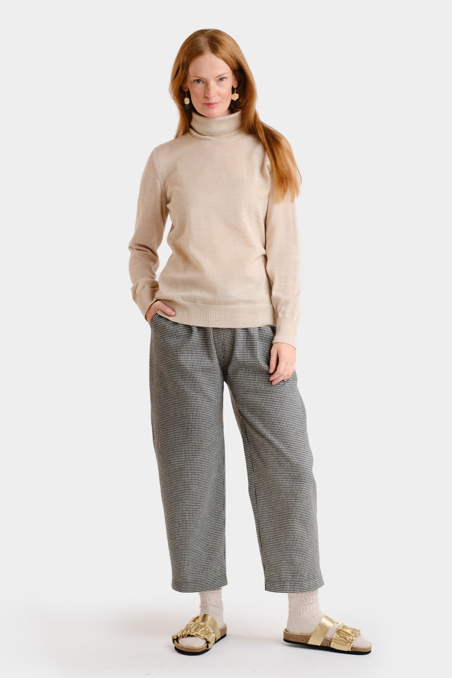 Smooth Turtleneck Beige