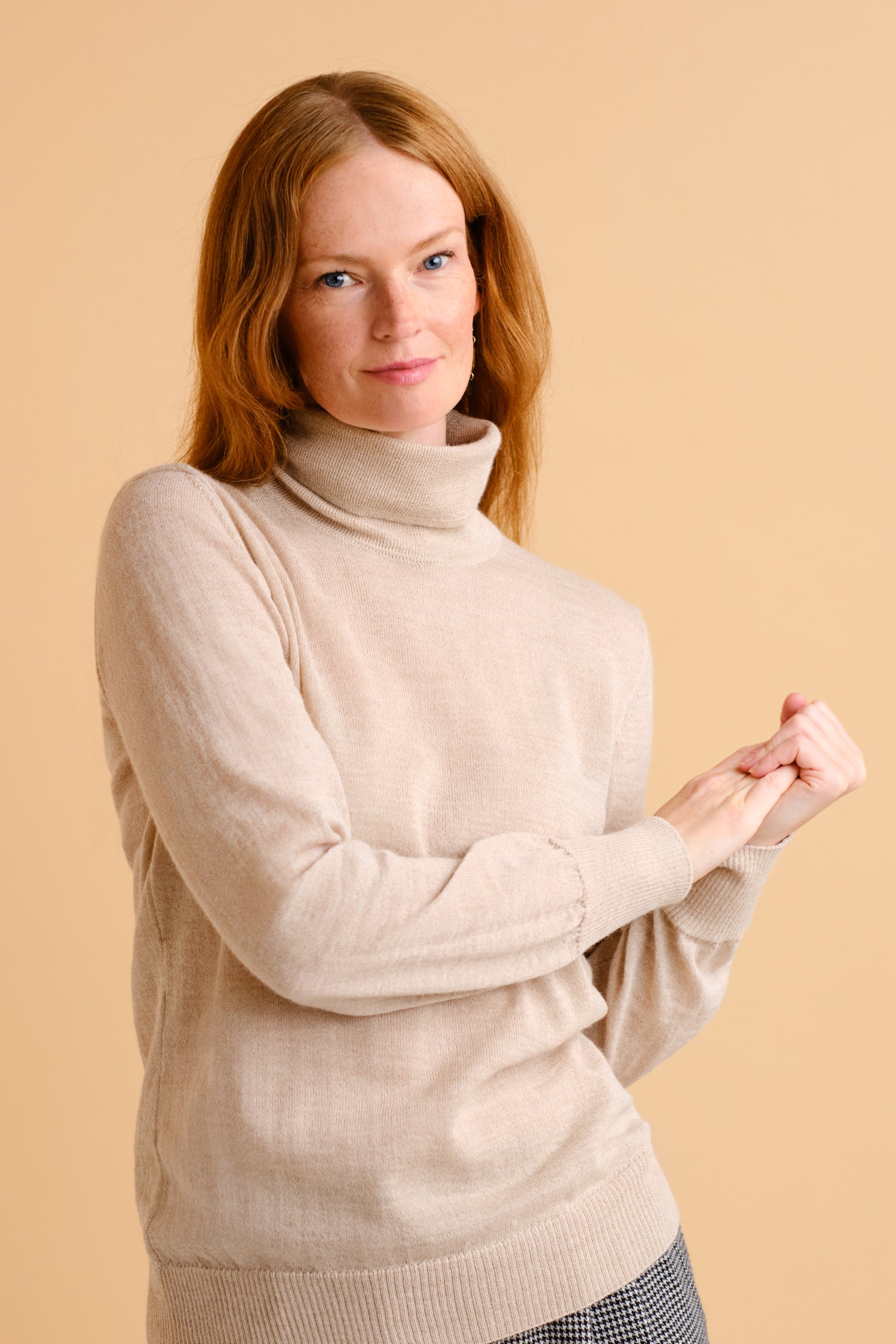 Smooth Turtleneck Beige