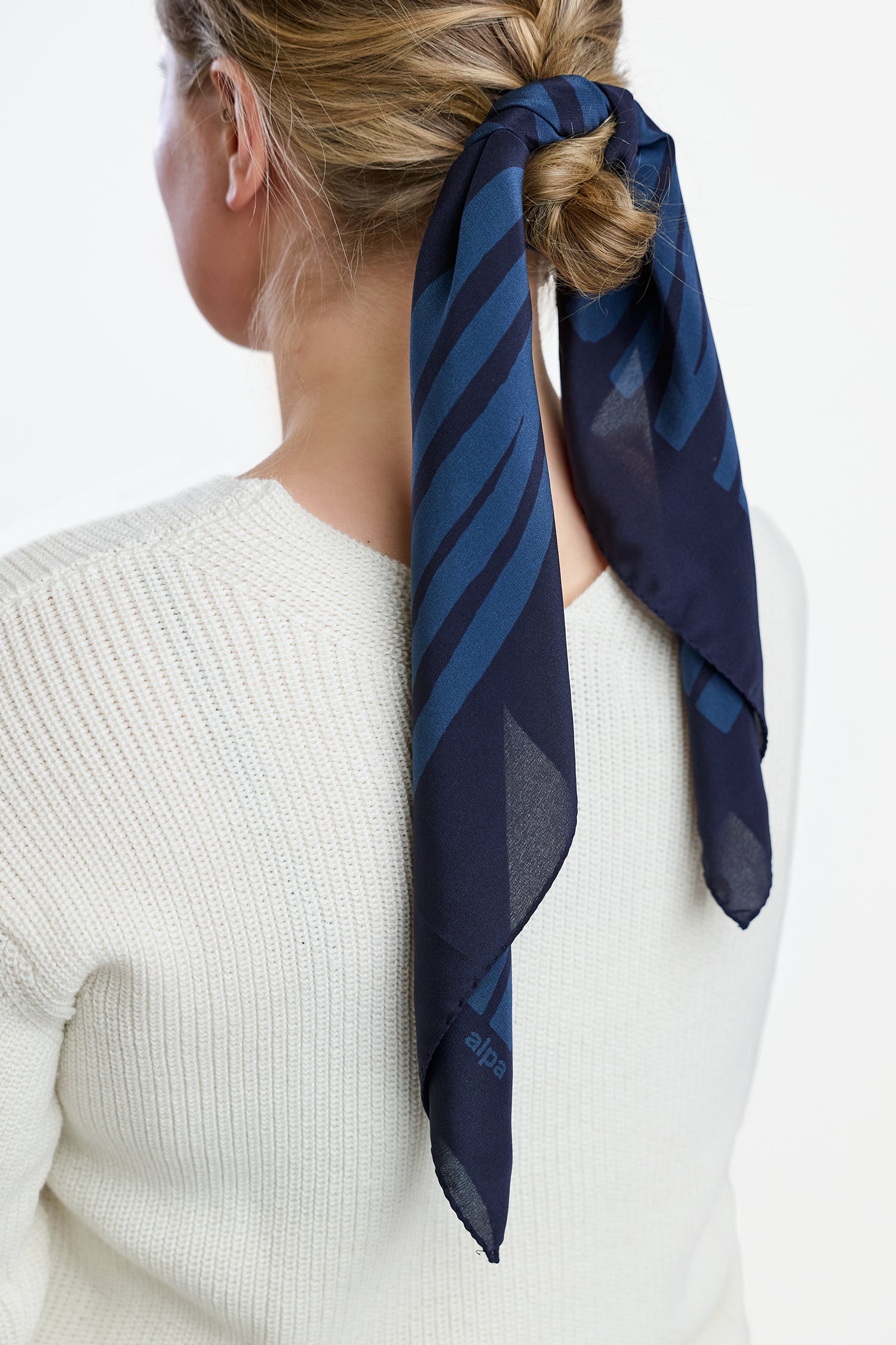 FLAIR scarf, navy