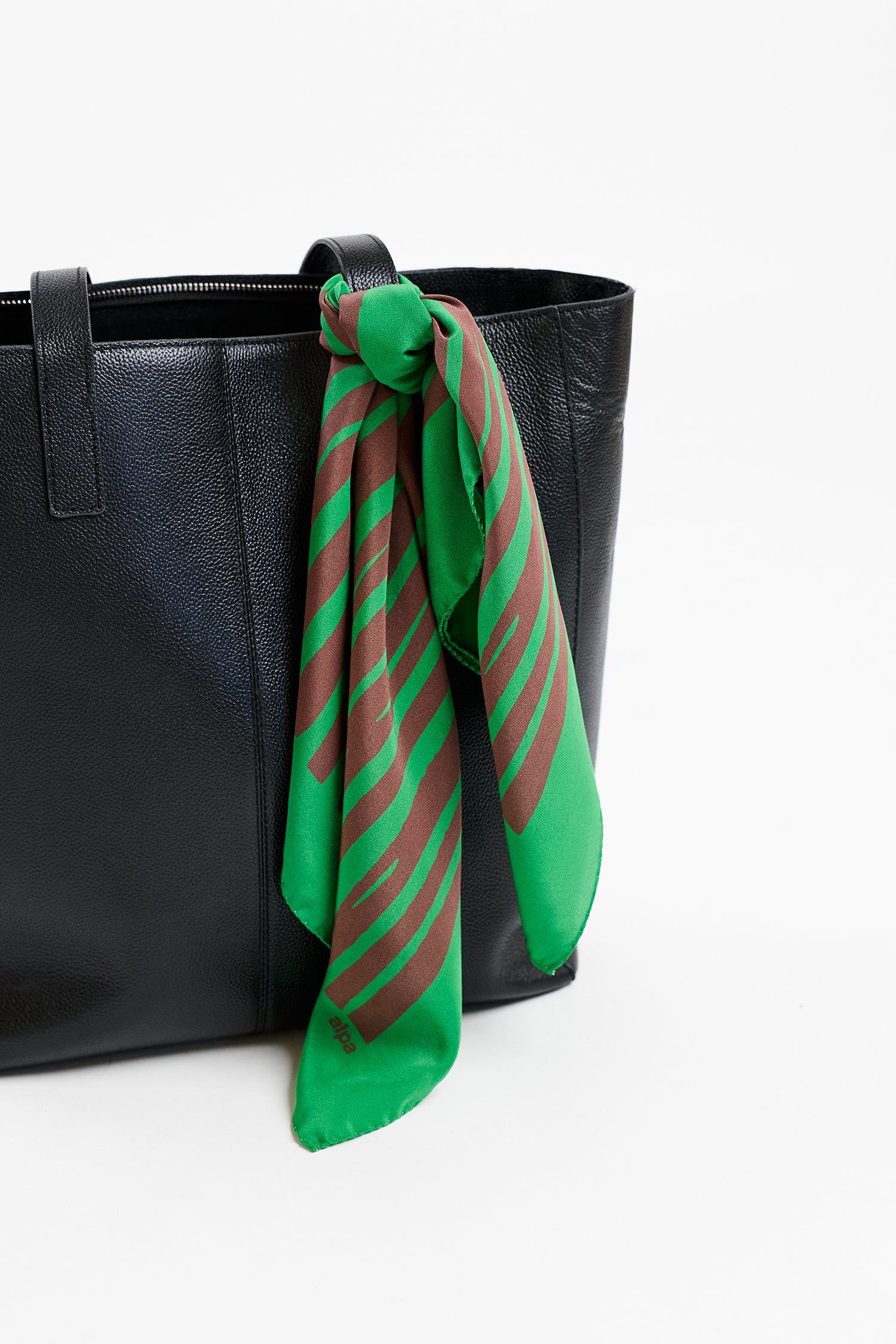 FLAIR scarf, grass