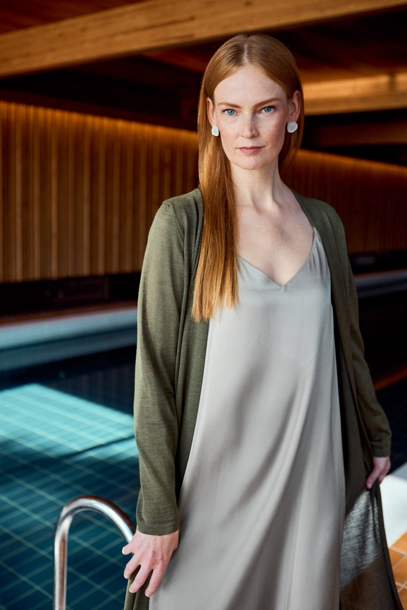 Swan Cardigan Dark Olive