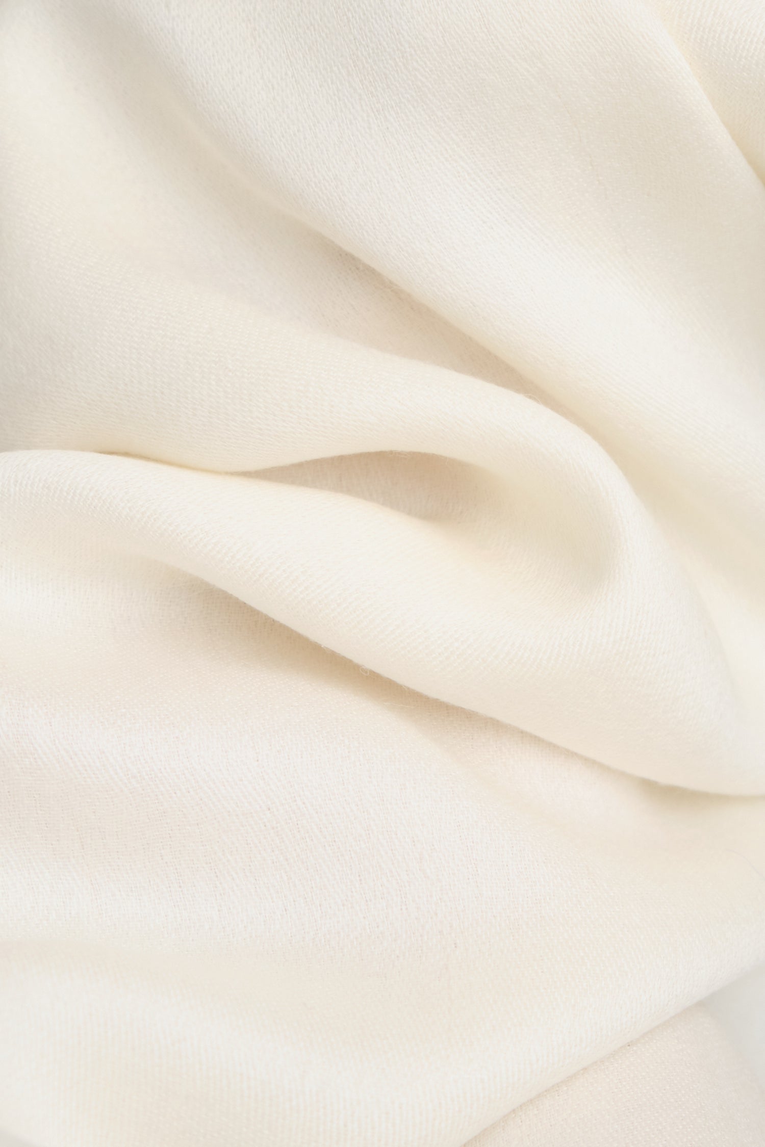 Whisper Satine Shawl Vanilla
