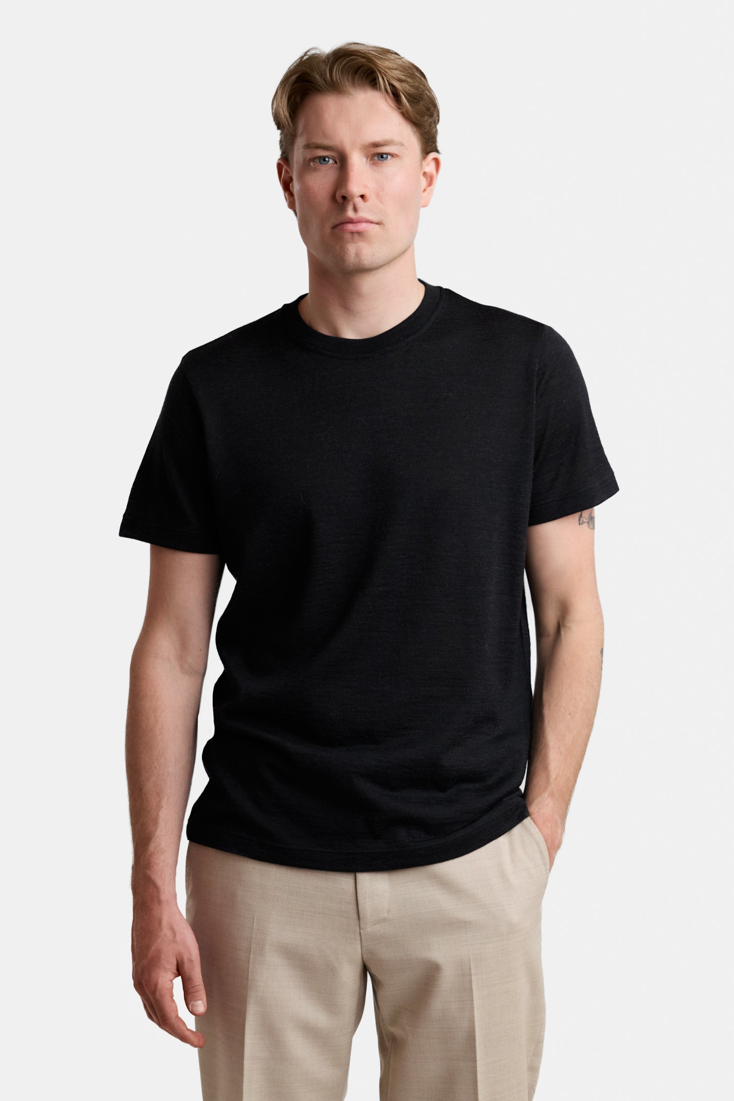 STANDARD t-shirt, black
