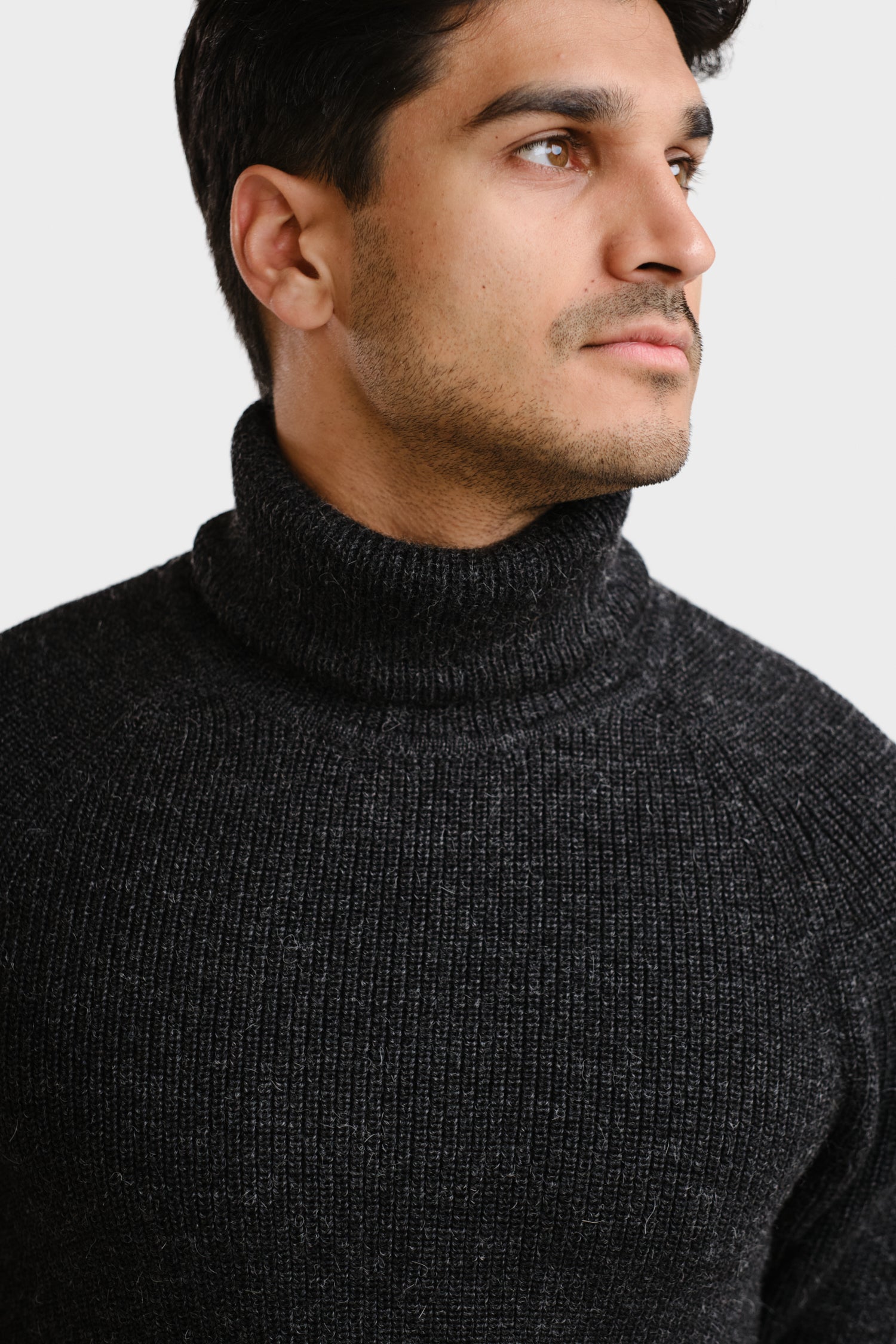 Vesikko Turtleneck Charcoal