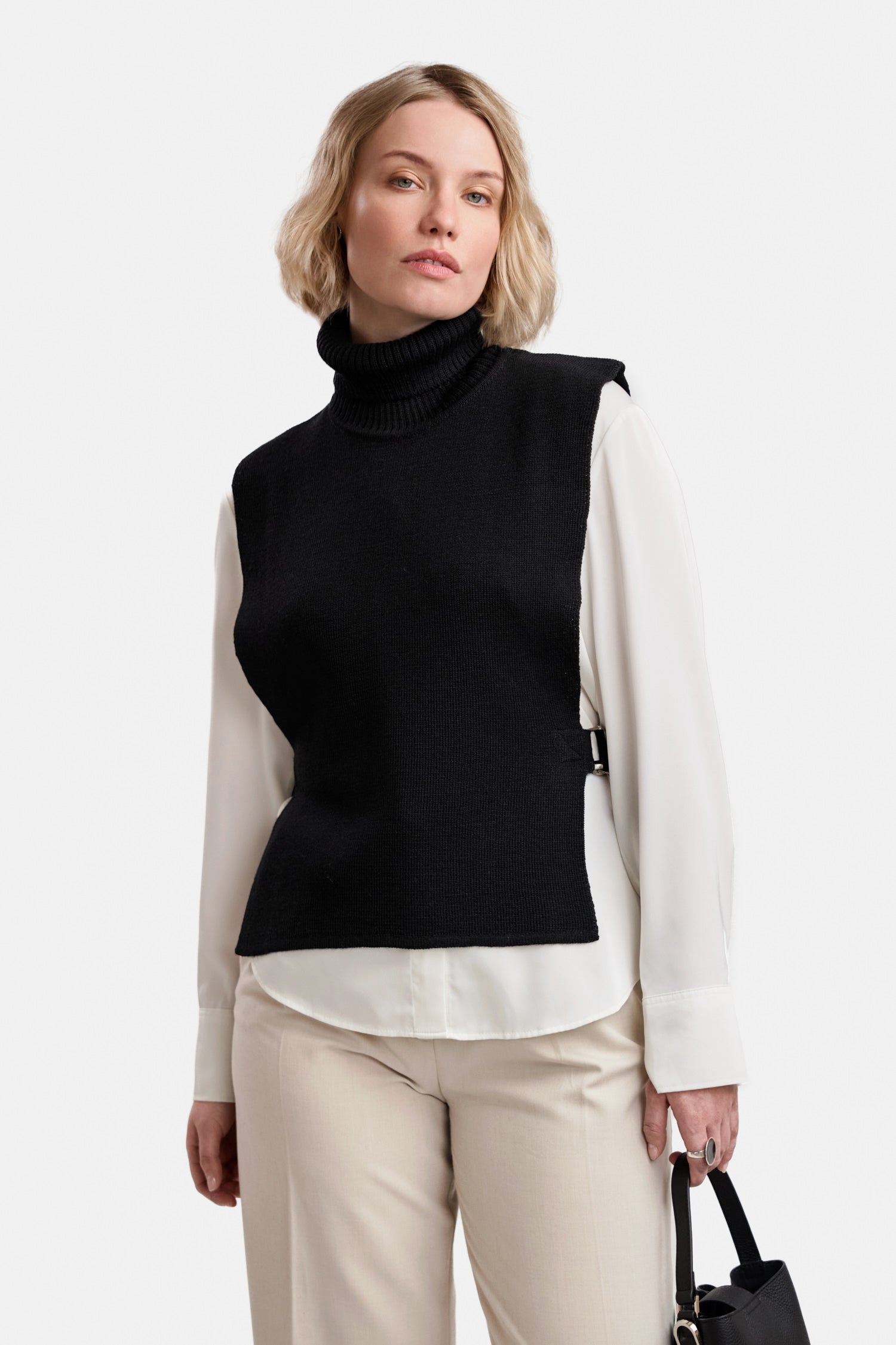 SOLACE vest, black
