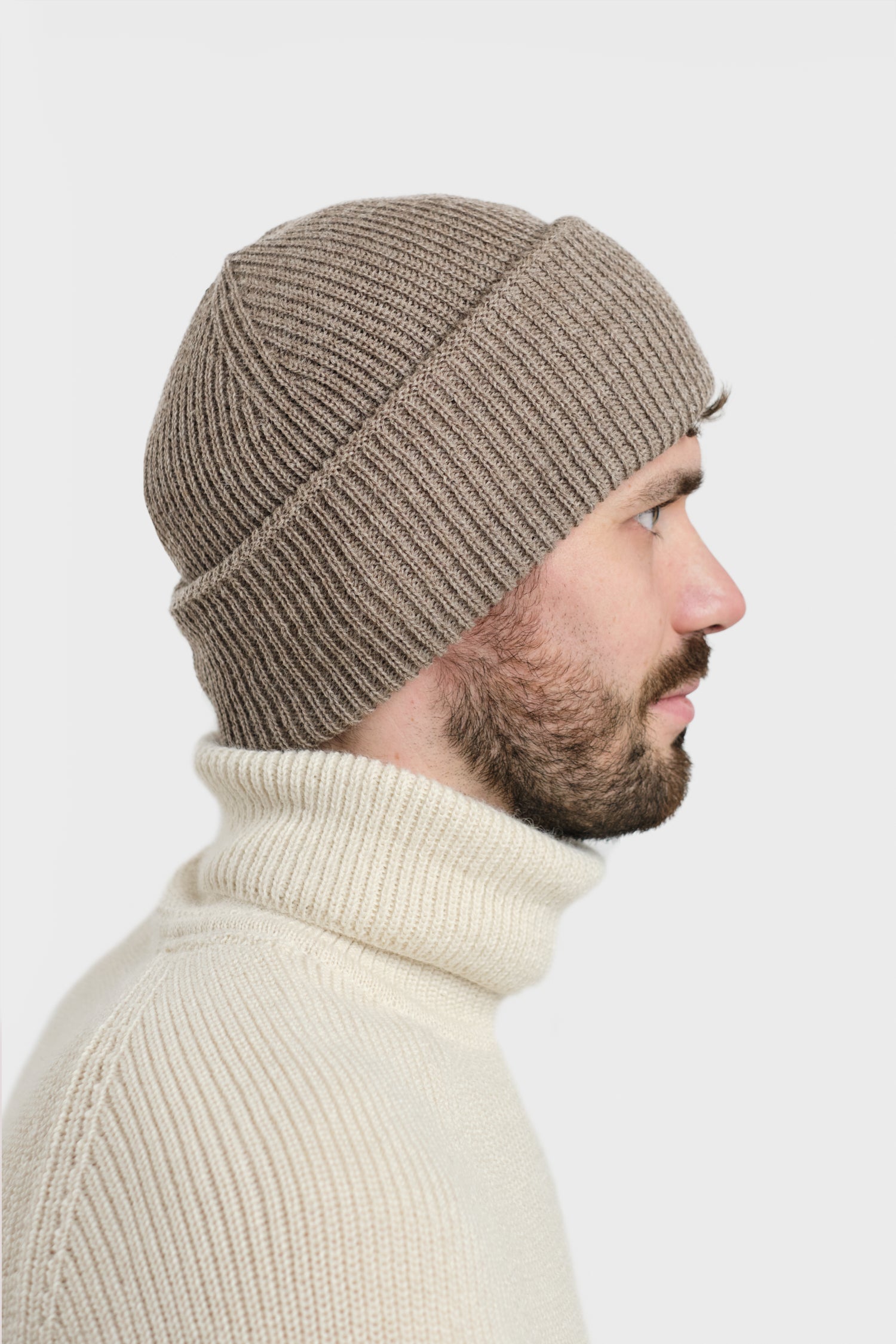 Avenue Beanie Dark Greige 2