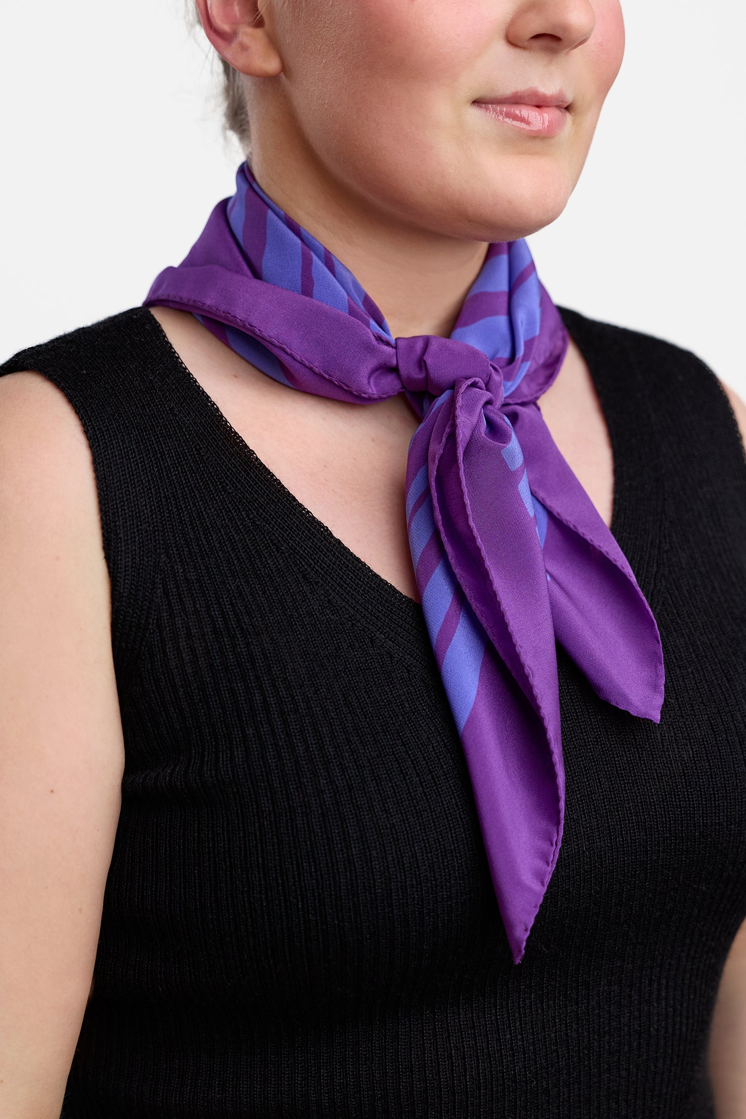 FLAIR scarf, violet